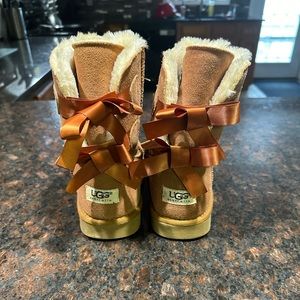 Ugg Woman’s Bailey Bow Boot